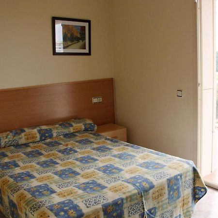 Apartamentos Imperial Салоу Екстериор снимка