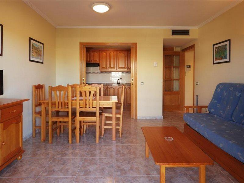 Apartamentos Imperial Салоу Екстериор снимка
