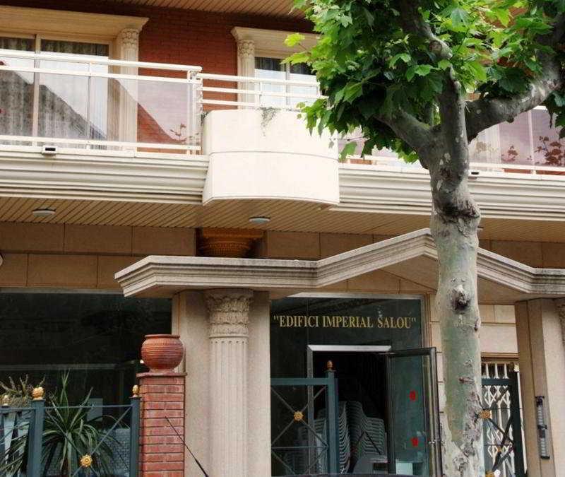 Apartamentos Imperial Салоу Екстериор снимка